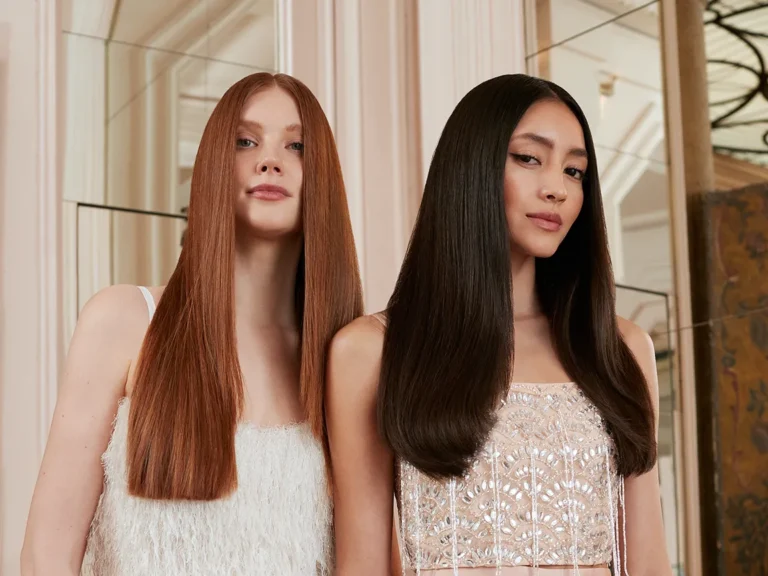 Modelos con acabado de keratina, cabello liso y brillante