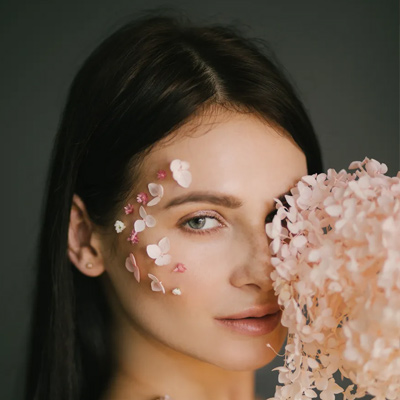 Maquillaje profesional en curso de aplicación